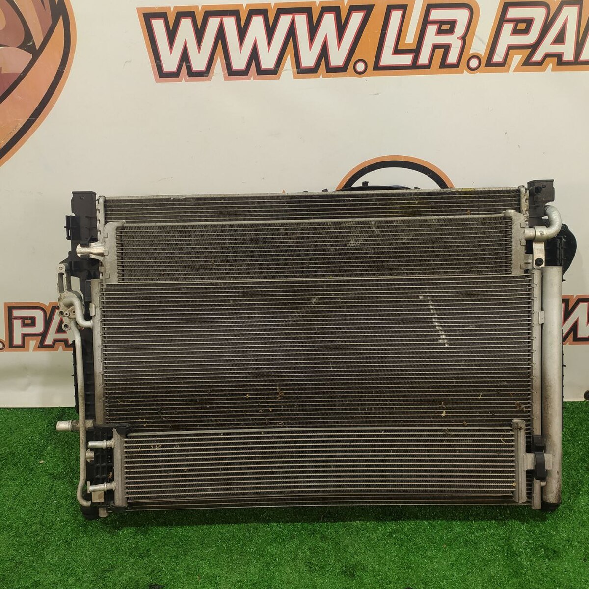 LR117684KIT Chłodnica Kaseta 1.5 i Range Rover Evoque Nowy L551 (2019-) używany